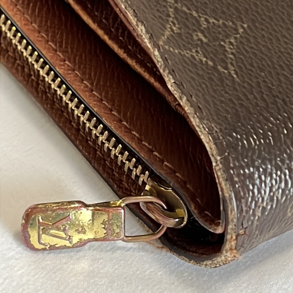 Louis Vuitton Monogram Compact Zippy Wallet - Picture 12 of 16
